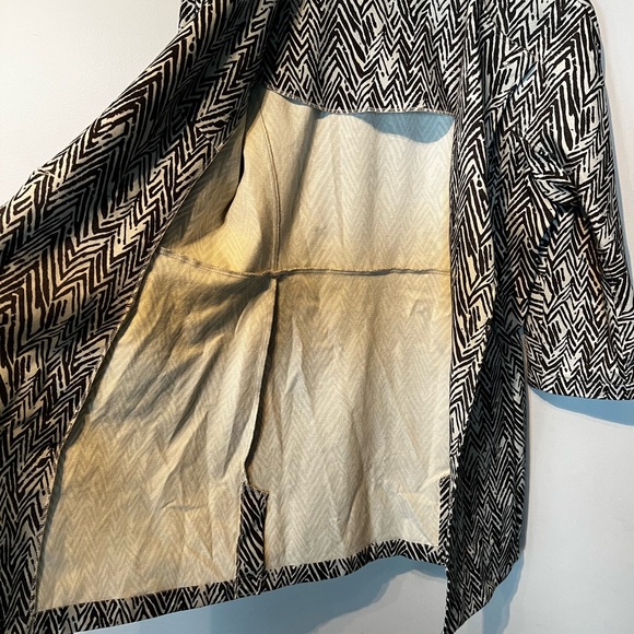 Cabi abstract chevron print jacket size Medium 3034 - Picture 3 of 6